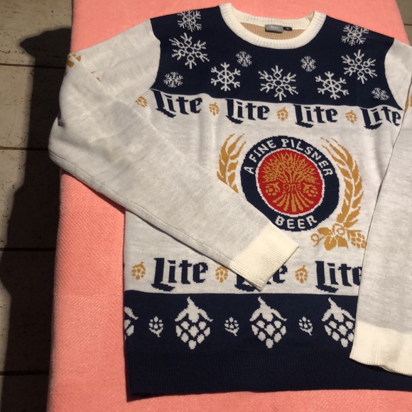 ⭐️⬇️ Miller Lite Men’s Vintage Winter Crewneck Sweater - Picture 5 of 9